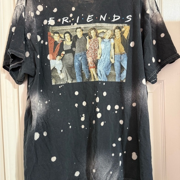 Bundle of 2 Friends Tee Shirts - Picture 6 of 9